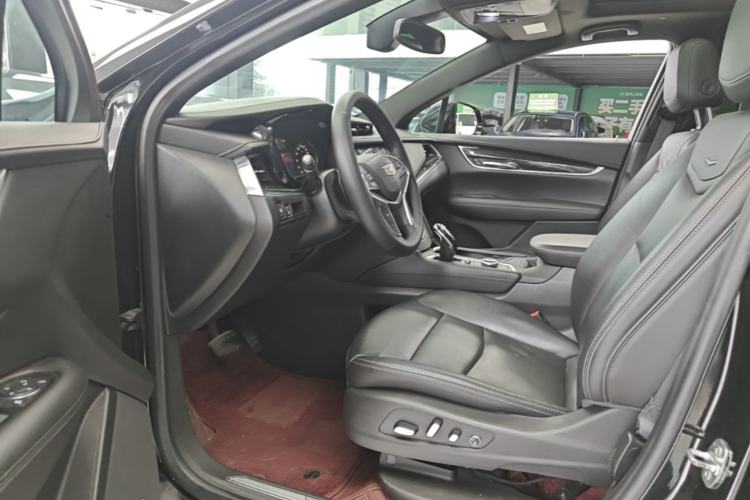 Used Cadillac XT5 2020 Revised Version 28T Luxury Edition Left Front Seat