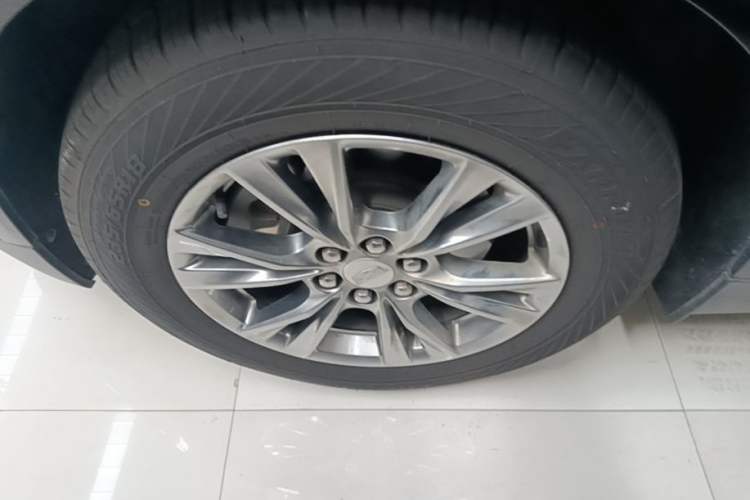Used Cadillac XT5 2020 Revised Version 28T Luxury Edition Left Front Wheel Hub
