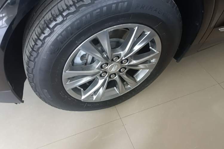 Used Cadillac XT5 2020 28T Luxury Version Left Front Wheel Hub
