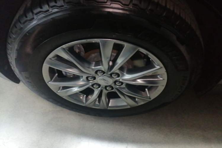 Used Cadillac XT5 2020 Revised Version 28T Four-Wheel Drive Luxury Edition Left Front Wheel Hub