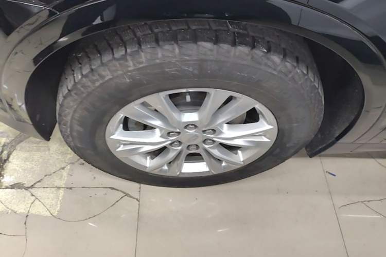 Used Cadillac XT5 2020 28T Four-Wheel Drive Tech Version Left Front Wheel Hub