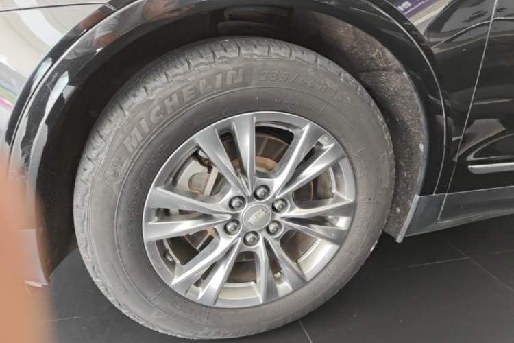 Used Cadillac XT5 2020 Revised Version 28T Luxury Edition Left Front Wheel Hub