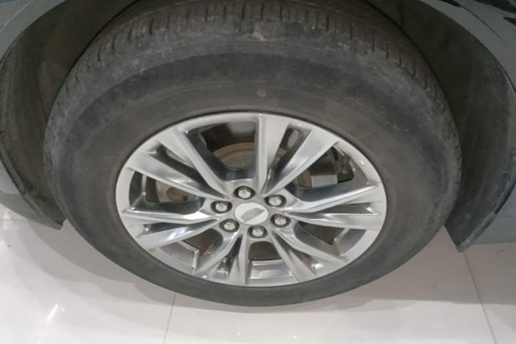 Used Cadillac XT5 2020 28T Luxury Version Left Front Wheel Hub