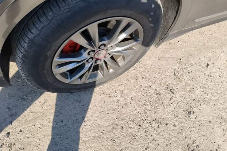 Used Cadillac XT5 2020 28T Luxury Version Left Front Wheel Hub