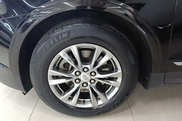 Used Cadillac XT5 2020 Revised Version 28T Luxury Edition Left Front Wheel Hub
