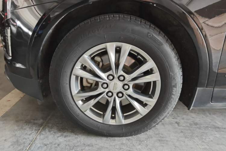 Used Cadillac XT5 2020 Revised Version 28T Luxury Edition Left Front Wheel Hub