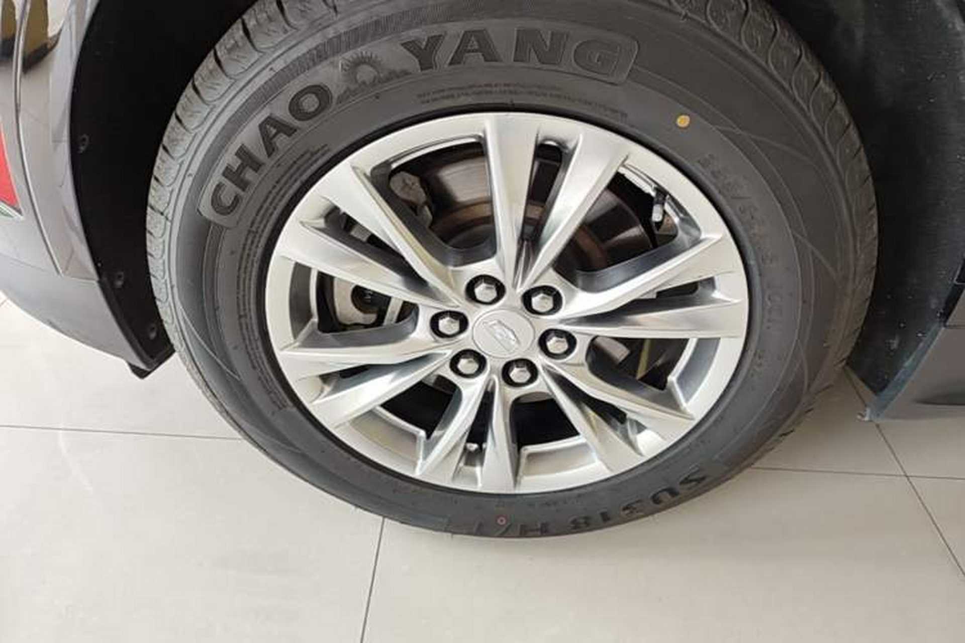 Used Cadillac XT5 2020 Revised Version 28T Luxury Edition Left Front Wheel Hub