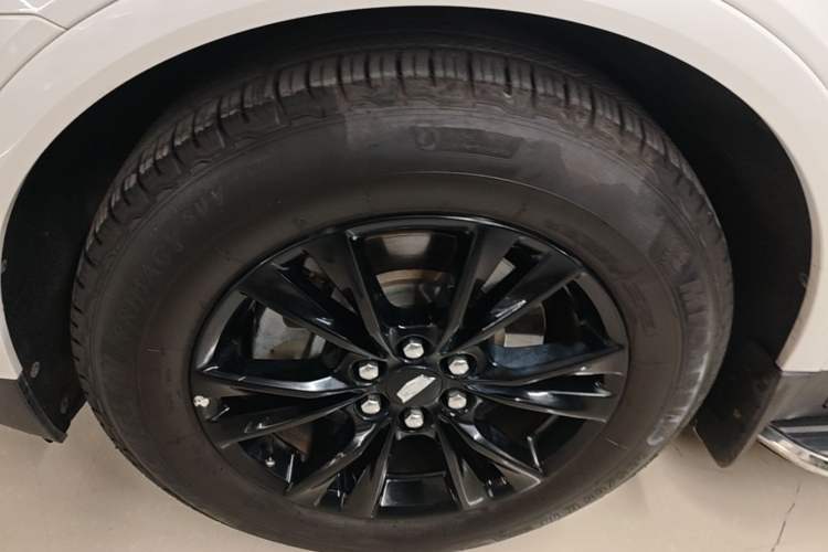 Used Cadillac XT5 2020 28T Luxury Version Left Front Wheel Hub