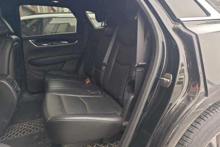 Used Cadillac XT5 2020 28T Luxury Version Left Rear Seat