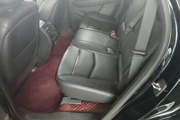 Used Cadillac XT5 2020 Revised Version 28T Luxury Edition Left Rear Seat