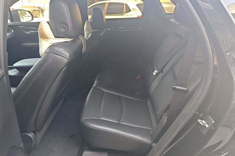 Used Cadillac XT5 2020 28T Luxury Version Left Rear Seat