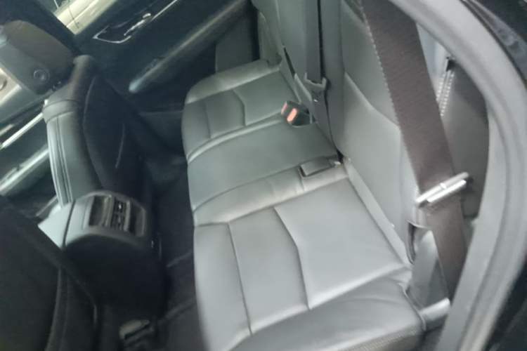 Used Cadillac XT5 2020 Revised Version 28T Luxury Edition Left Rear Seat