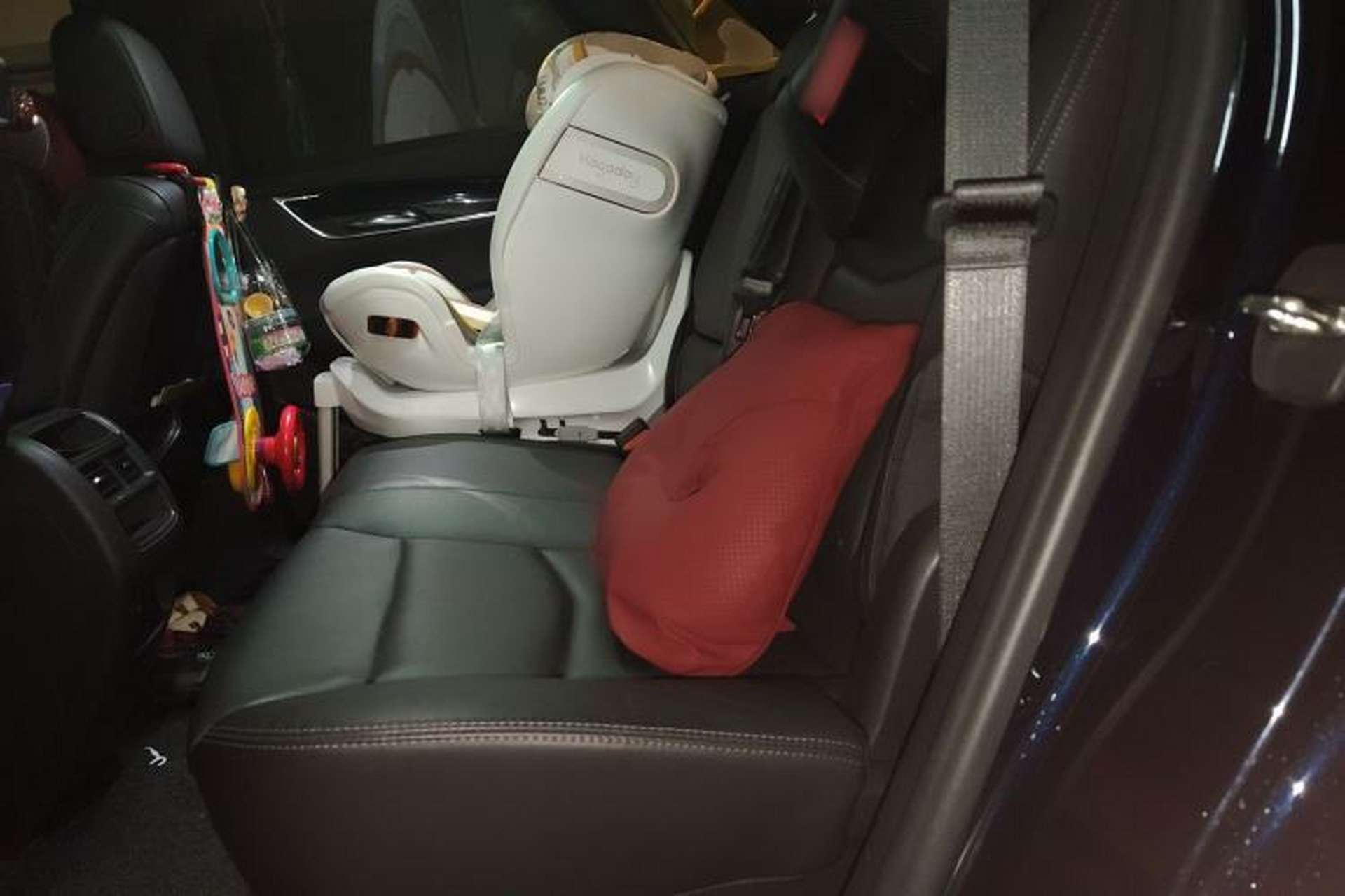 Used Cadillac XT5 2020 28T Luxury Version Left Rear Seat
