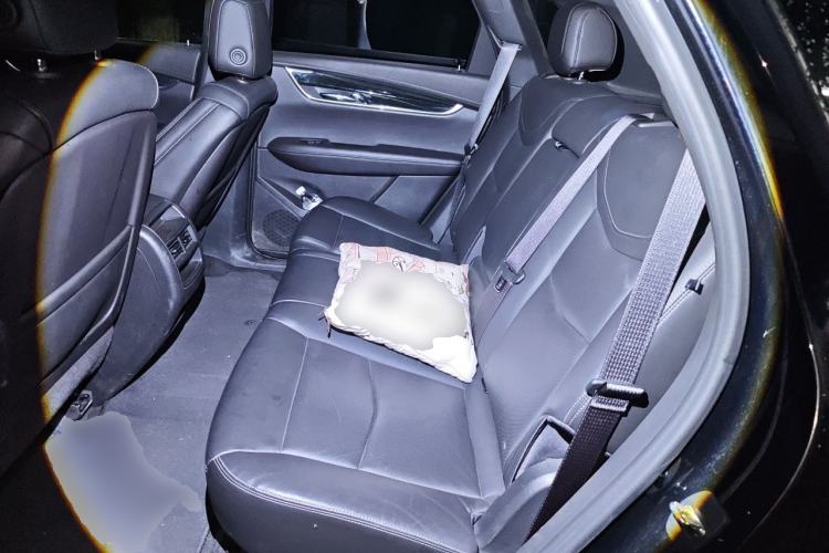 Used Cadillac XT5 2020 28T Luxury Version Left Rear Seat