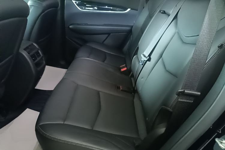 Used Cadillac XT5 2020 28T Luxury Version Left Rear Seat