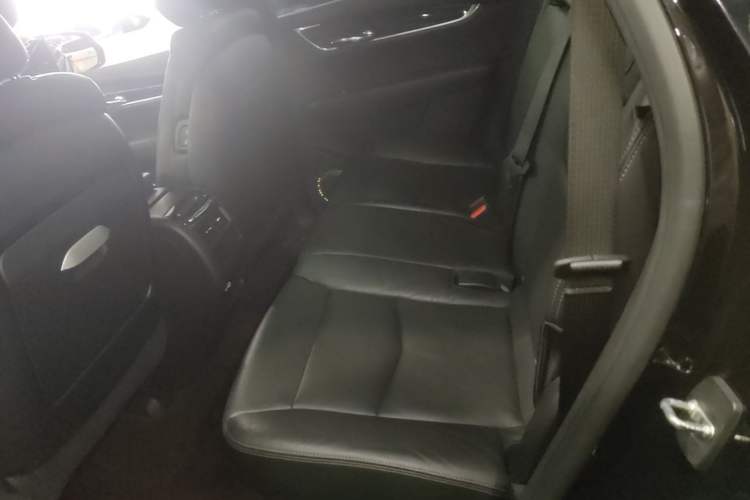 Used Cadillac XT5 2020 28T Four-Wheel Drive Luxury Version Left Rear Seat