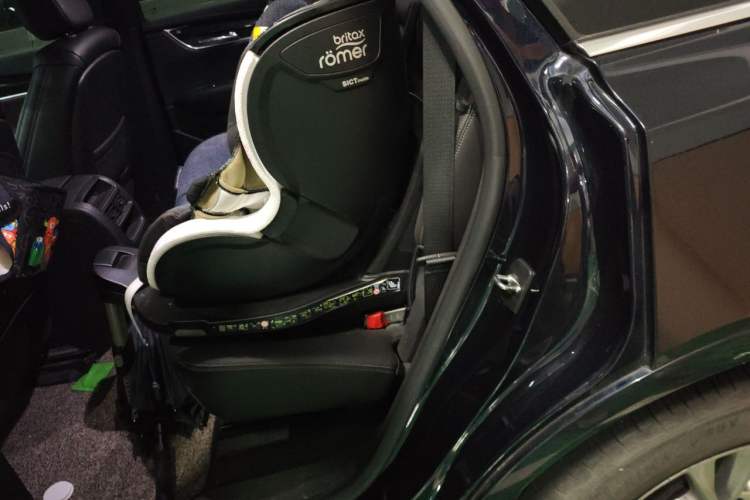 Used Cadillac XT5 2020 Revised Version 28T Luxury Edition Left Rear Seat