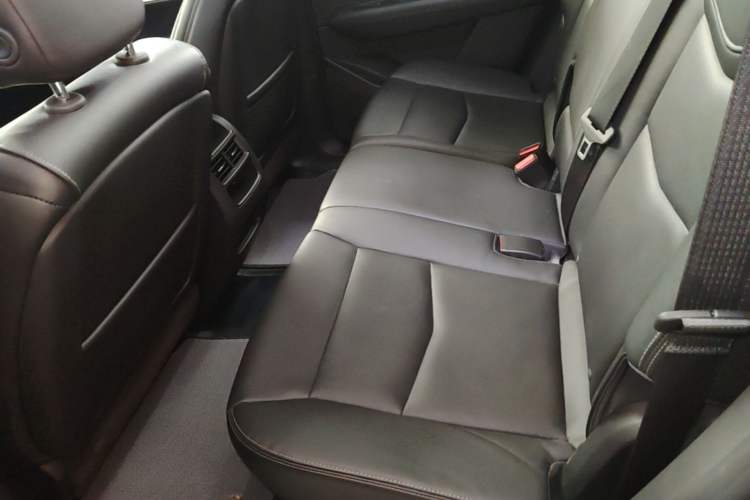Used Cadillac XT5 2020 Revised Version 28T Luxury Edition Left Rear Seat