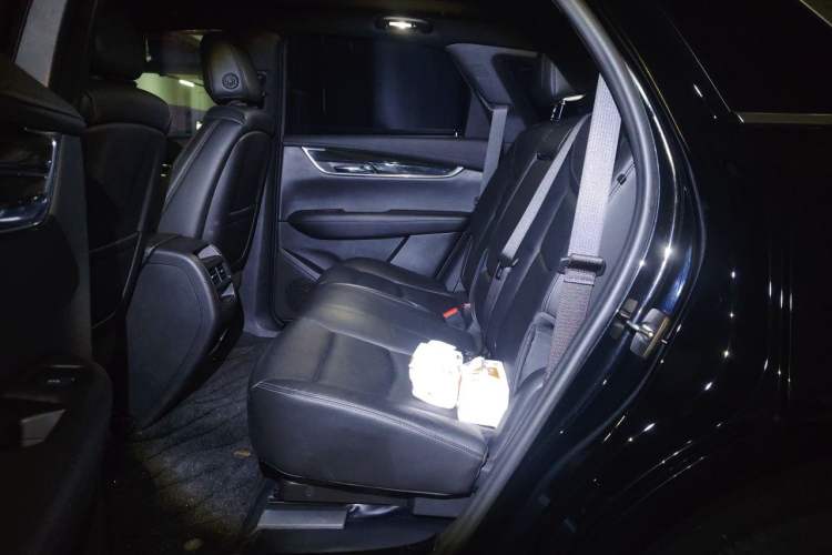 Used Cadillac XT5 2020 Revised Version 28T Four-Wheel Drive Luxury Edition Left Rear Seat