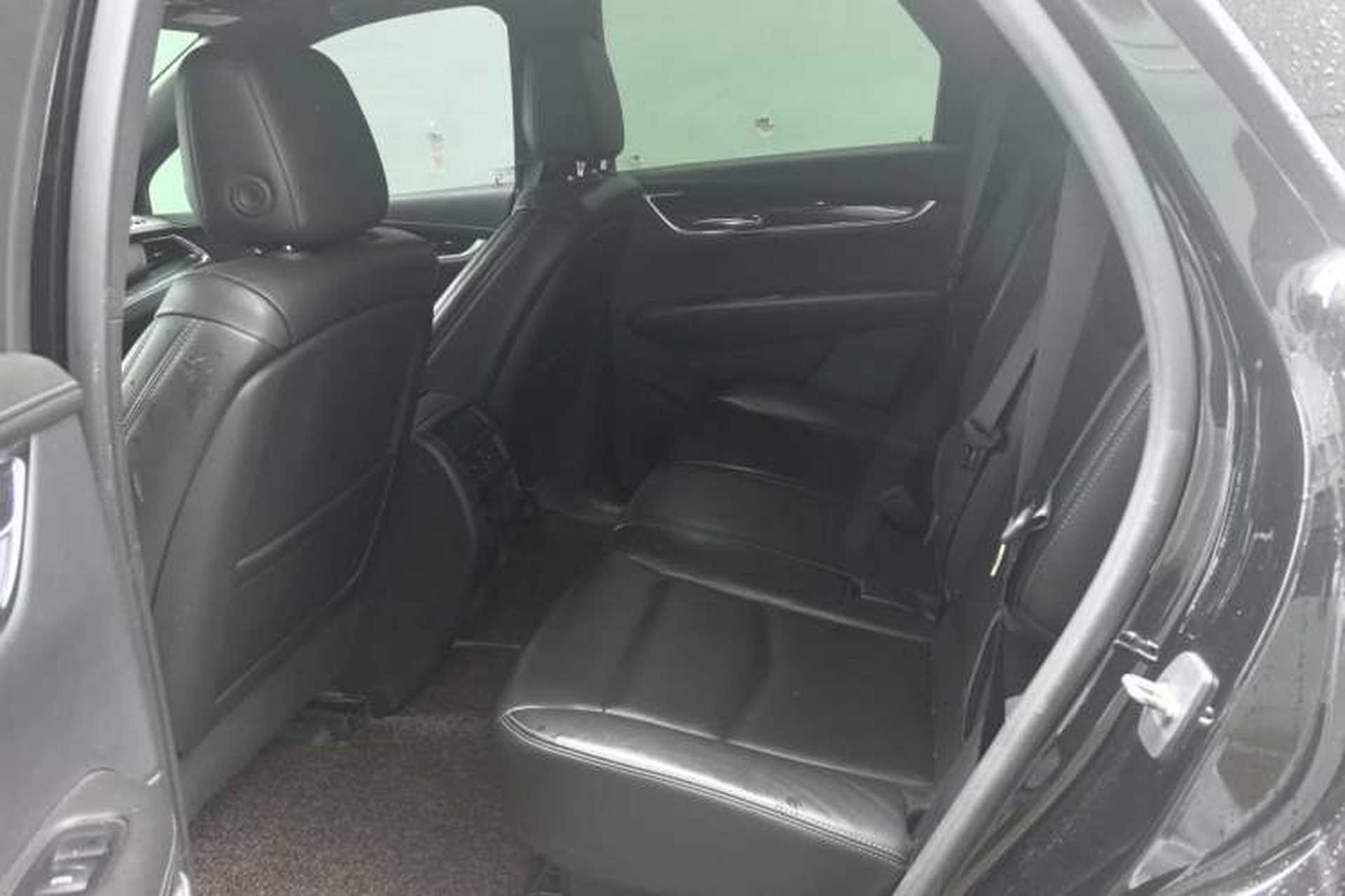 Used Cadillac XT5 2020 28T Luxury Version Left Rear Seat
