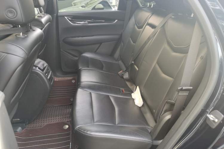 Used Cadillac XT5 2020 28T Luxury Version Left Rear Seat