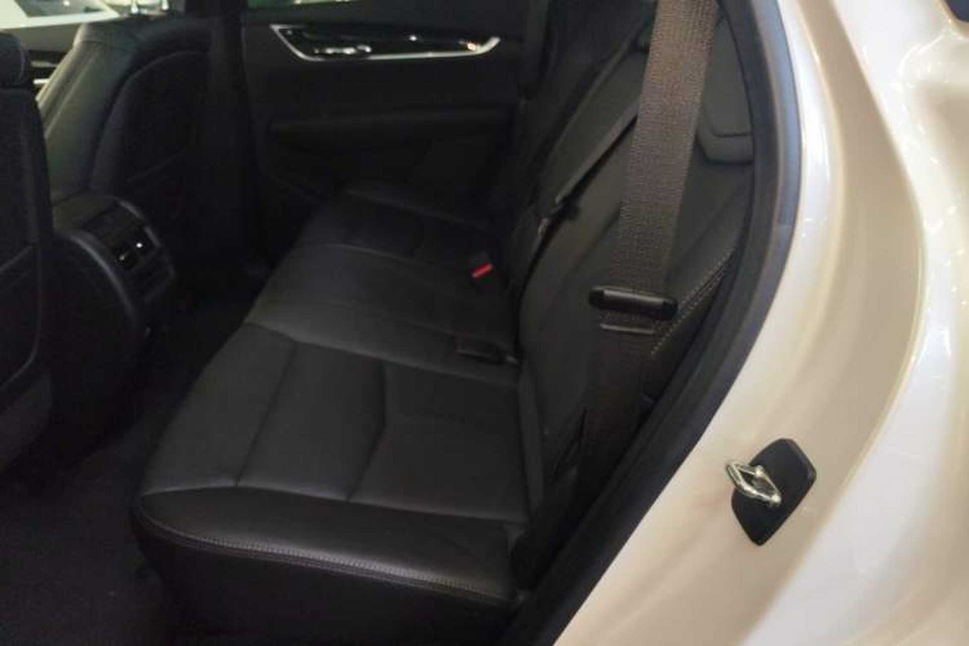 Used Cadillac XT5 2020 Revised Version 28T Luxury Edition Left Rear Seat