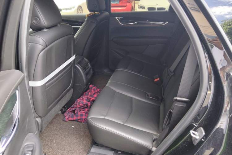 Used Cadillac XT5 2020 28T Luxury Version Left Rear Seat