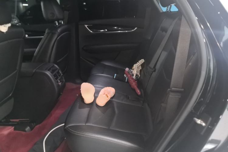 Used Cadillac XT5 2020 28T Luxury Version Left Rear Seat