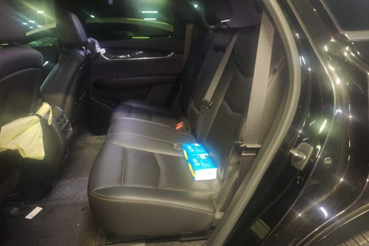 Used Cadillac XT5 2020 Revised Version 28T Luxury Edition Left Rear Seat