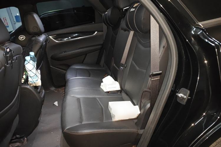 Used Cadillac XT5 2020 28T Four-Wheel Drive Luxury Version Left Rear Seat