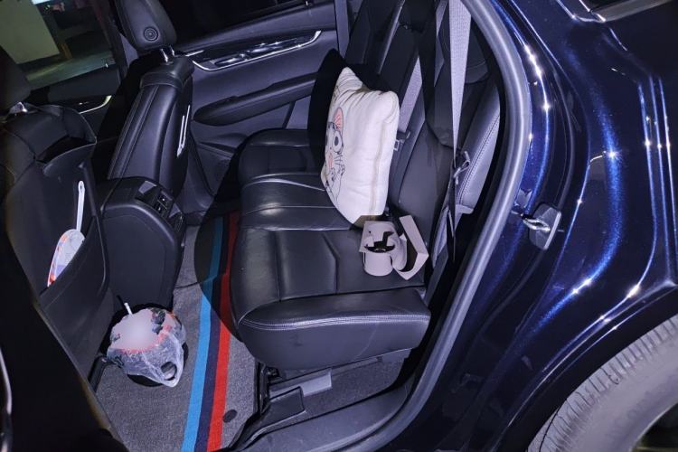 Used Cadillac XT5 2020 28T Luxury Version Left Rear Seat