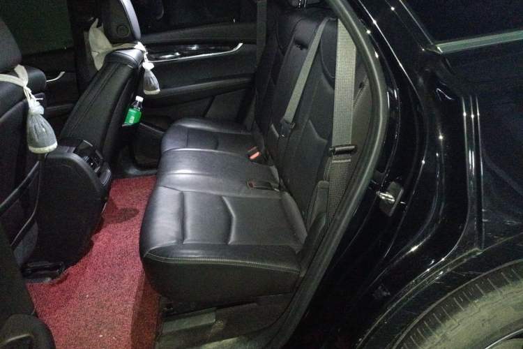 Used Cadillac XT5 2020 28T Luxury Version Left Rear Seat