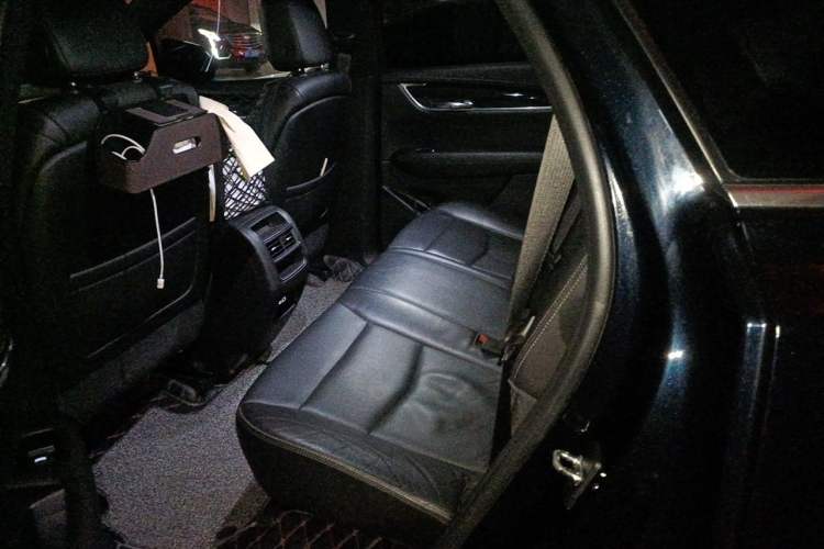 Used Cadillac XT5 2020 28T Luxury Version Left Rear Seat