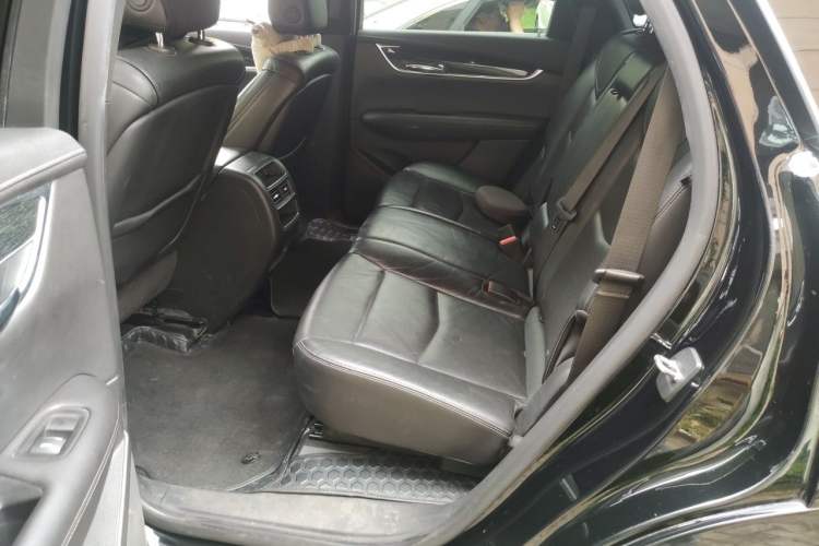 Used Cadillac XT5 2020 28T Luxury Version Left Rear Seat