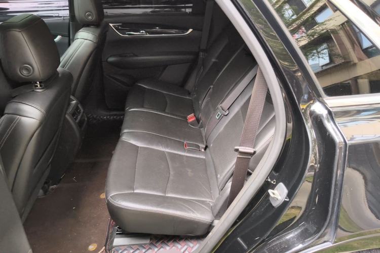 Used Cadillac XT5 2020 28T Luxury Version Left Rear Seat
