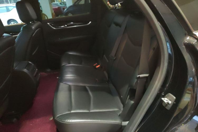 Used Cadillac XT5 2020 28T Luxury Version Left Rear Seat