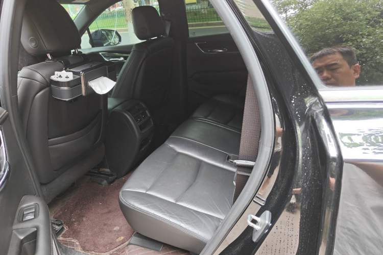 Used Cadillac XT5 2020 28T Luxury Version Left Rear Seat