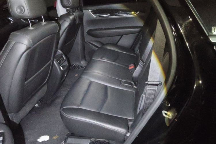 Used Cadillac XT5 2020 28T Luxury Version Left Rear Seat