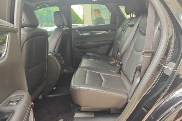 Used Cadillac XT5 2020 28T Luxury Version Left Rear Seat