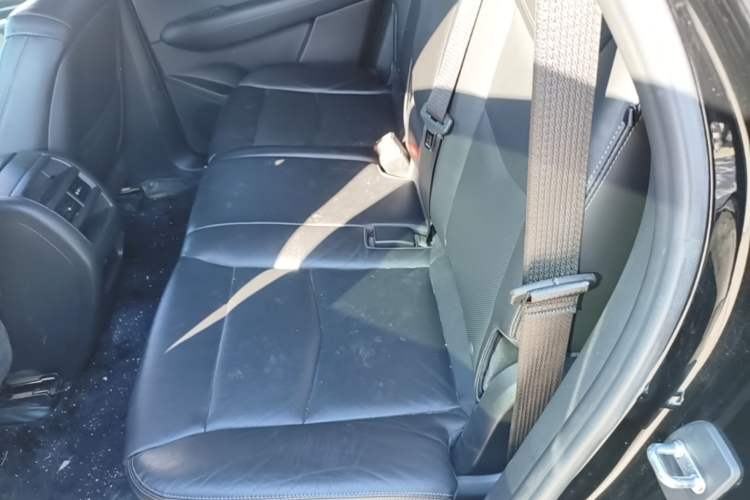Used Cadillac XT5 2020 28T Luxury Version Left Rear Seat