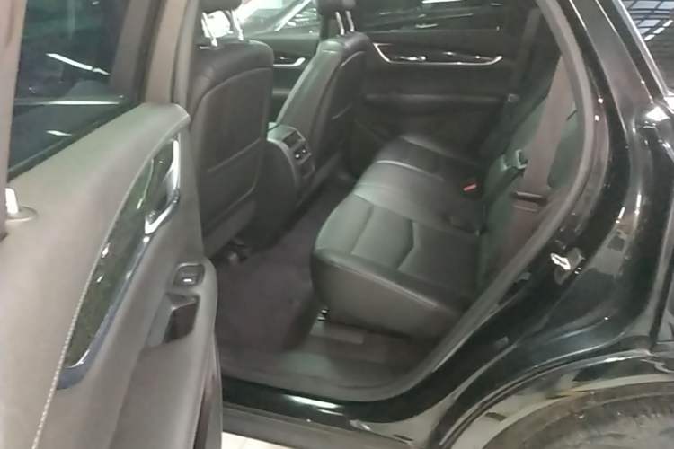 Used Cadillac XT5 2020 Revised Version 28T Luxury Edition Left Rear Seat