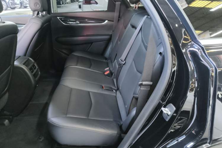 Used Cadillac XT5 2020 28T Luxury Version Left Rear Seat