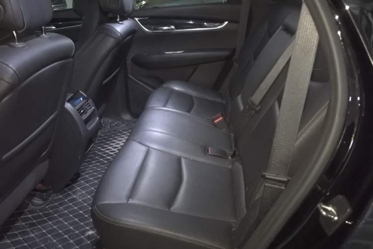 Used Cadillac XT5 2020 Revised Version 28T Luxury Edition Left Rear Seat