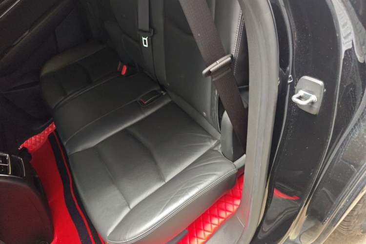 Used Cadillac XT5 2020 28T Luxury Version Left Rear Seat