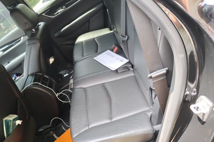 Used Cadillac XT5 2020 28T Luxury Version Left Rear Seat