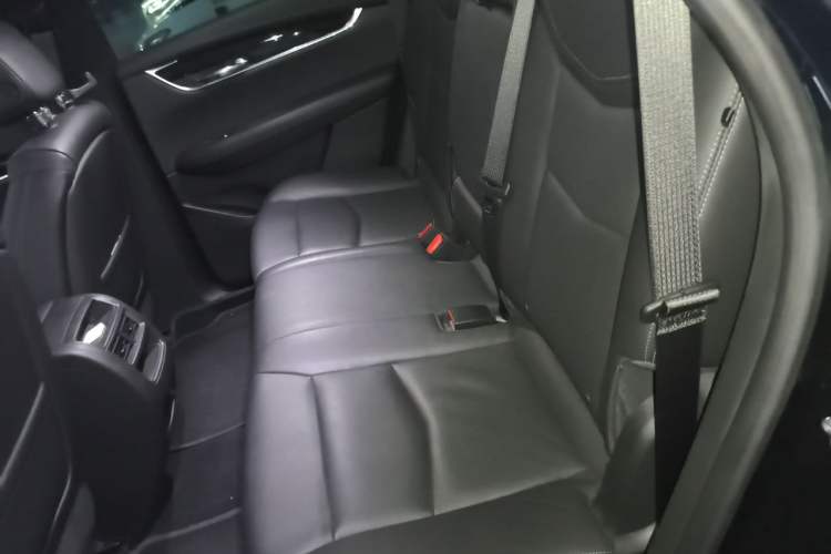 Used Cadillac XT5 2020 28T Luxury Version Left Rear Seat
