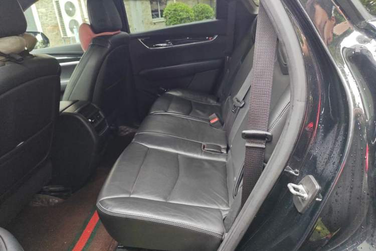 Used Cadillac XT5 2020 28T Luxury Version Left Rear Seat
