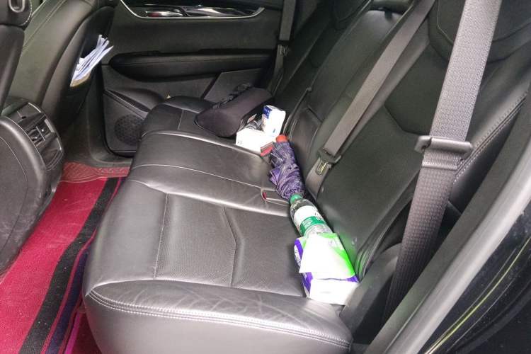 Used Cadillac XT5 2020 28T Luxury Version Left Rear Seat