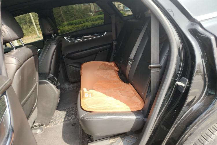 Used Cadillac XT5 2020 28T Luxury Version Left Rear Seat