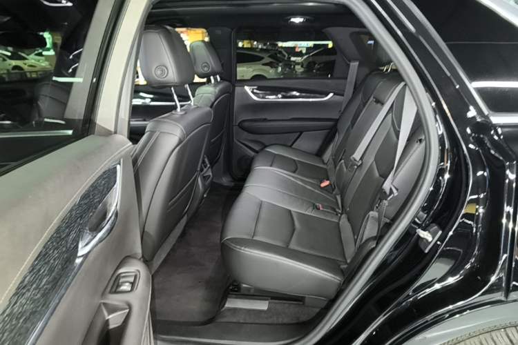 Used Cadillac XT5 2020 28T Luxury Version Left Rear Seat